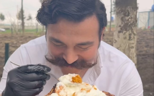 Delicious Chicken Wings Over Rice