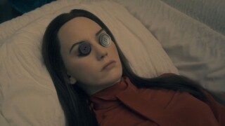 [Serial TV Amerika] The Haunting of Hill House Episode 6: Seorang hantu menghadiri pemakamannya send