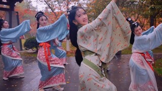 There are many fellow sisters here who invite you to wear quju and dance "The Land of Etiquette"