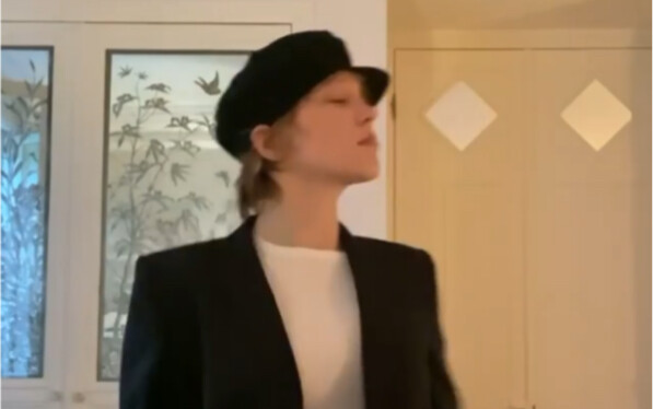 【Léa Seydoux】Latest dance video!! Lea Seydoux | Vogue Paris