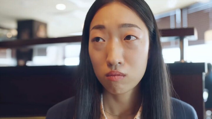 网上百万粉丝追捧的女主播，现实竟是个长相平平的普通人，假面女郎（上）