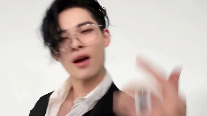 Cái tay này không được đút vào túi quần đâu nhé) Cập nhật TikTok của Nishimura Riki: Tay phải kia là