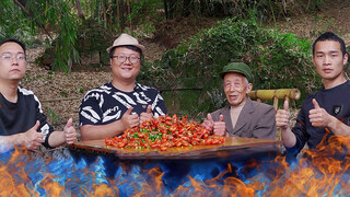 Countryside Recipe & Mukbang | 13-spice Crawfishes to Serve Guests