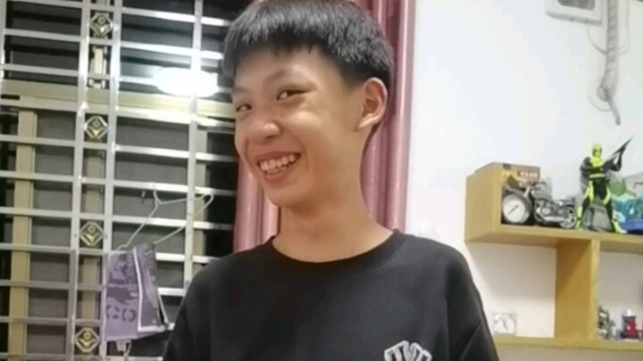 当侄子收到人生第一条腰带！