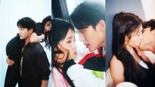 Gadis ditinggal pacar di pesta tunangan, lalu menikah dengan CEO berkuasa yang memanjakannya!