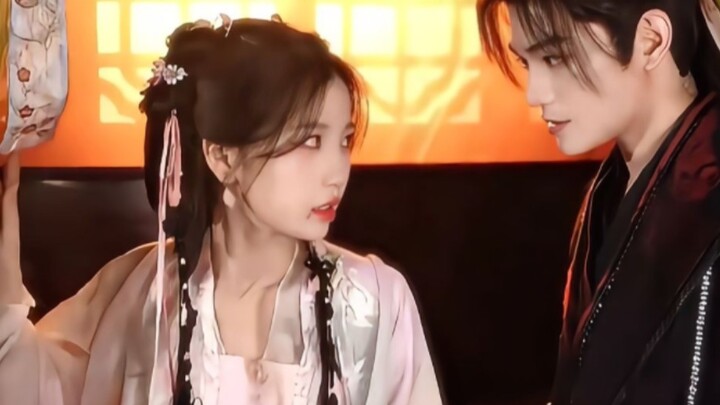 Who understands how epic this tackle is!! Who says you can tell he’s dying to kiss her, hahaha!! Who