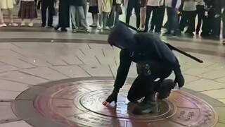 说实话，虽说有点遭笑，但是人长到还是蛮帅的🧐