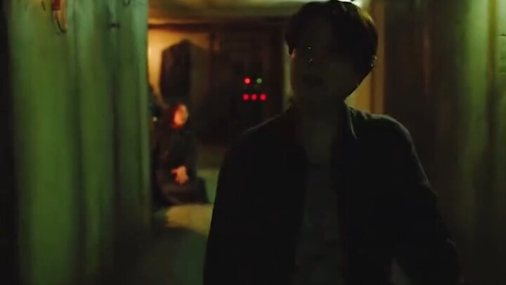 Falsifying a diploma to infiltrate high society, only to be brought back to reality by a single ston