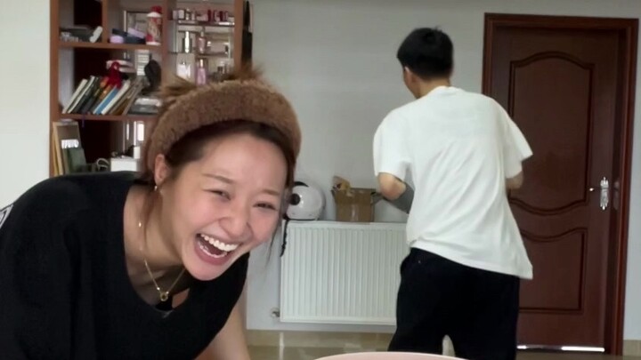 Chơi được nửa chừng, tôi muốn đụ và mút.
