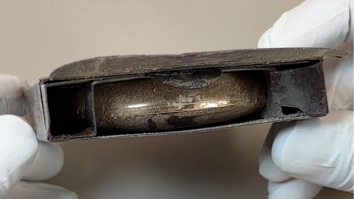 “Layer luar dasar, layer dalamnya enggak dasar”