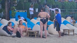 Vietnam Beach Scenes - Walking Around See So Many Beautiful Girls (1000 Asian Women On Beach)