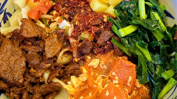 If you're in Xi'an and don't know what to eat, just watch this video!