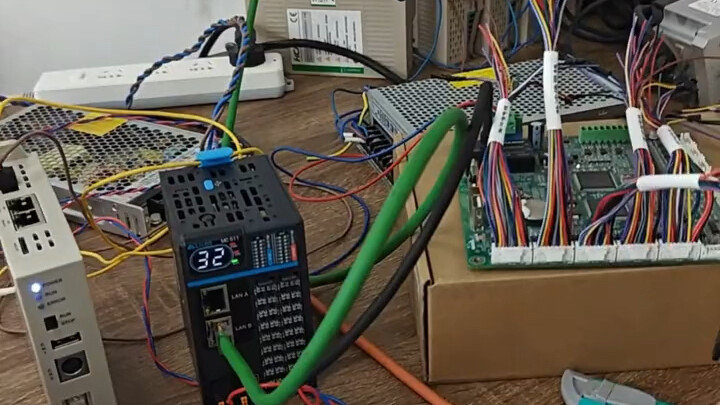 Các kỹ sư điện vẽ sơ đồ hình thang có lương cơ bản trên 15.000 nhân dân tệ thì có thể khoe bảng lươn