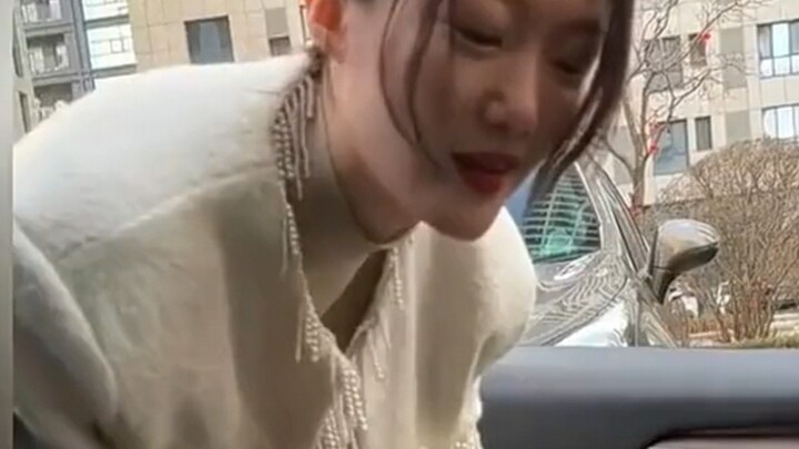 Seri yang Tak Bisa Tidak Bikin Kamu Tertawa: Hidup Raja!