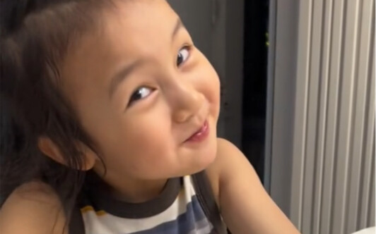 没想到有一天她会带着爸爸和自己的爱来照顾我