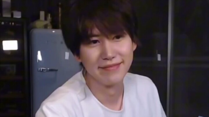 Cho Kyu-hyun: At this moment, silence speaks louder than words.