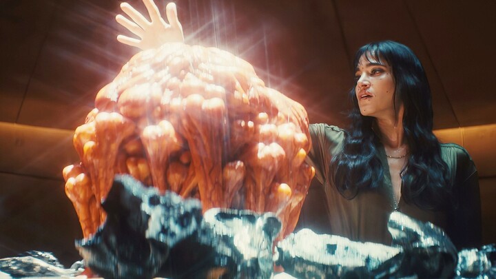 In the Cthulhu-style "Appreciation Meeting", a rich man accidentally obtained a stone, but he didn't