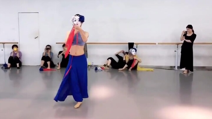 Sun Ke's "Mountain Ghost" [Selected from China Dance Network App]