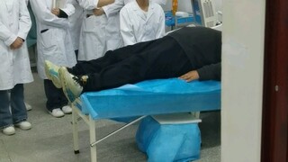 学长被学妹们吓走了