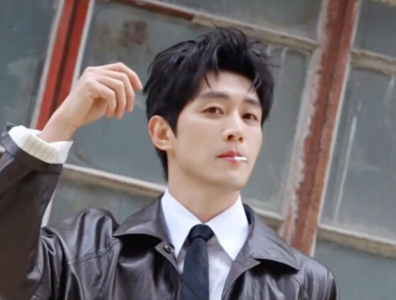 وحيد يتأرجح: وانغ بيه يان | تشاو تينغ يي | تشن تيان شيانغ | لي تسي جيه | وانغ يي لاي | شي يوي وانغ |