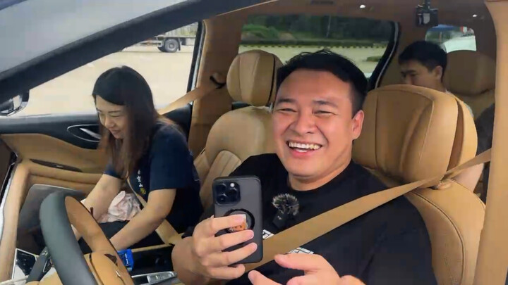 @ทุกคนรักรถ-หลี่ลี่ซาน @ยูเอี๋ยรถ คุณสองคนทำตัวเหมือนเส้น L หนีกลับก่อนออกจากฝอซานเลย [โกรธ][โกรธ]