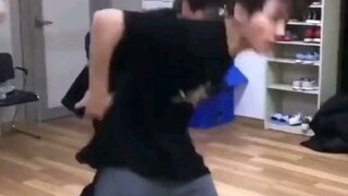 BTS lead vocalist Jungkook covers Rainism in the practice room—so handsome and charming again!