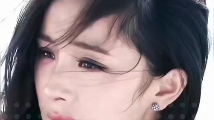 No one can look at such beauty and remain indifferent!!