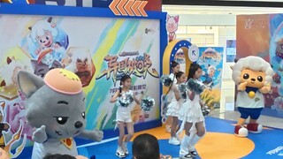 喜羊羊与灰太狼之异国破晓首映礼发布会表演：片尾曲舞蹈《在你身旁》