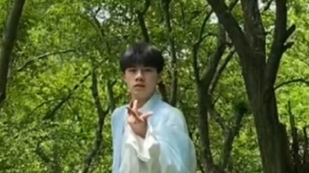 "The southern branches are warm, the northern branches are cold, the spring breeze of one tree has t