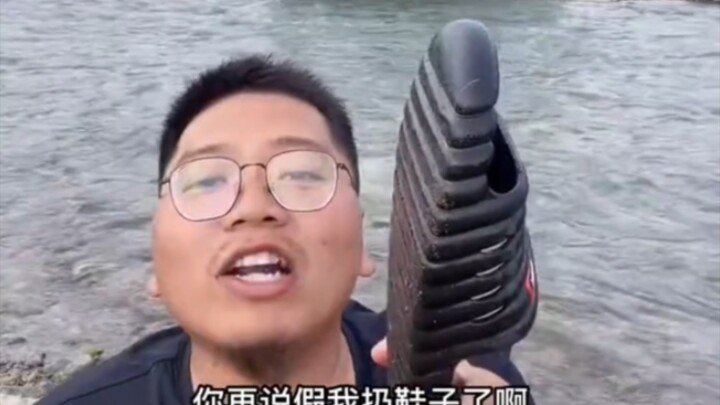 Nền của bạn giả quá (video gốc)