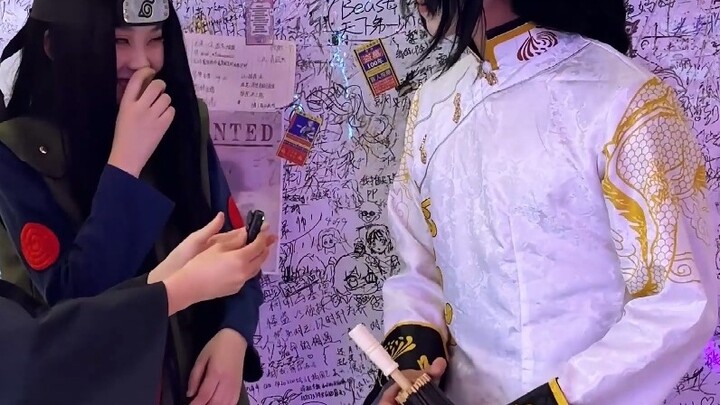 Gadis Hokage berkencan dengan pria kelima, suasananya aneh dan putus asa...