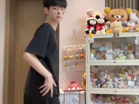 เจ้าปีศาจน้อยกระโดดใส่หน้าฉัน