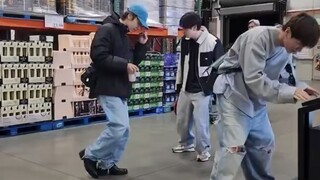 在超市里跳舞竟然是特哥先觉得丢人哈哈哈