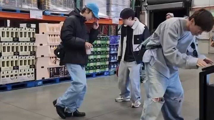在超市里跳舞竟然是特哥先觉得丢人哈哈哈