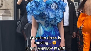 在JeanPaulGaultier巴黎秀场遇到一位裙子会动的姐姐