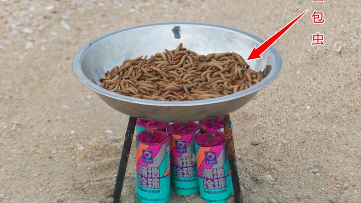 Thí nghiệm: Nếu dùng “pháo hoa ngọc trai rải khắp mặt đất” phun vào “sâu bánh mì”, sẽ xảy ra phản ứn