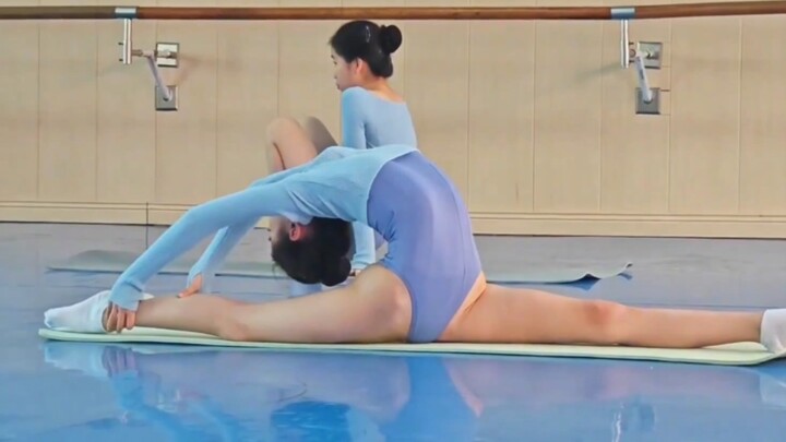 Nữ thần múa ba lê nhỏ