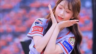 Korean girl dance