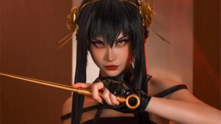 SPY×FAMILY | Yor Forger: “Dung Ma Ma” phiên bản anime, không nghe lời là chích chết luôn!