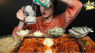 Bạch tuộc xào, mì udon, cơm Gondeure 1 #anngonmoingay