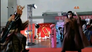 At the comic convention, you can even see the High Priest and Cardozo dancing together.