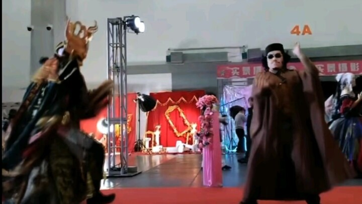 At the comic convention, you can even see the High Priest and Cardozo dancing together.