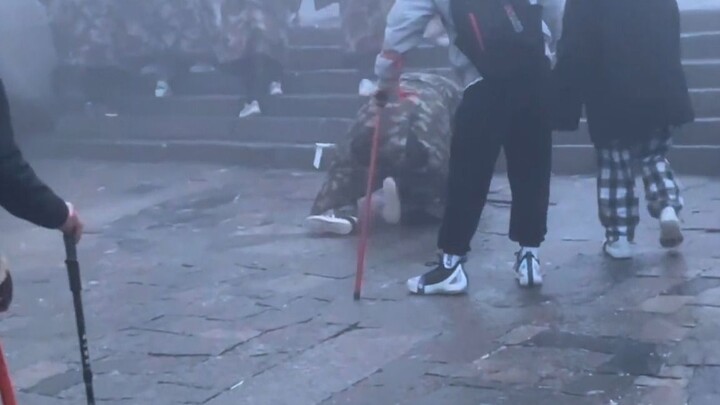 Nhiều điểm nổi bật quá, chốc lát không biết nên xem ai.