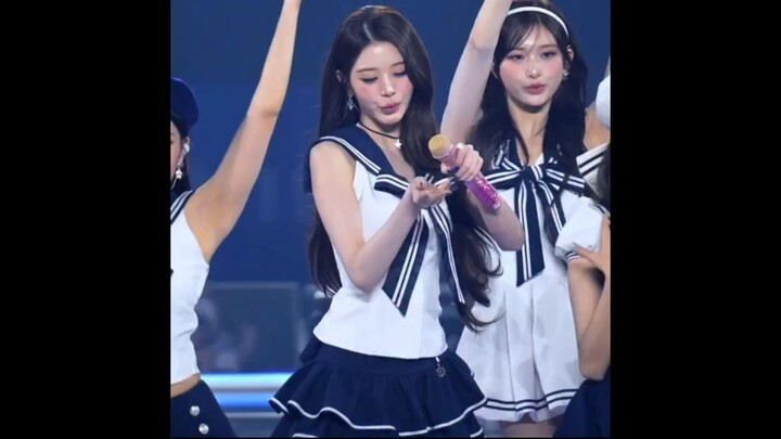 ✨ She Stole Everyone's Attention! #kpop #dance #fancam