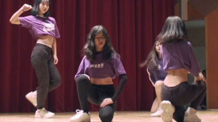 Korean high school students danced to "Rumor" live