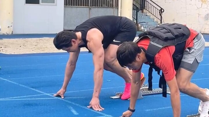 صادفت بطل العالم في ملعب ألعاب القوى بجامعة جي نان! تبيّن أنني تعادلت معه تمامًا..