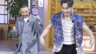 GAI和张艺兴一起跳《面纱》脚步舞！GAI:兴别我尽力了！