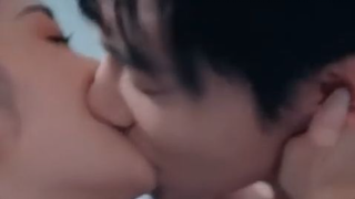 Aku menikah dengan CEO, mengira cuma pernikahan kontrak, tapi dia memanjakanku