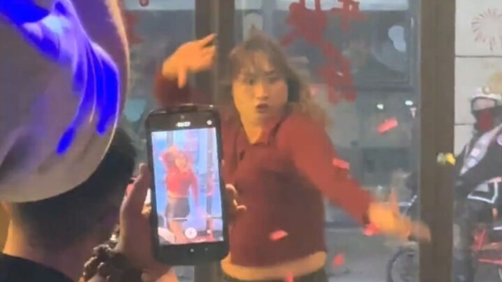 "Thần Nhân TV" Quán mì hoành thánh bị dồn nén tình dục