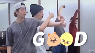 呀jyp怎么招童工啊！丨上班玩手的Bking甜甜小麻薯丨1415 城菲